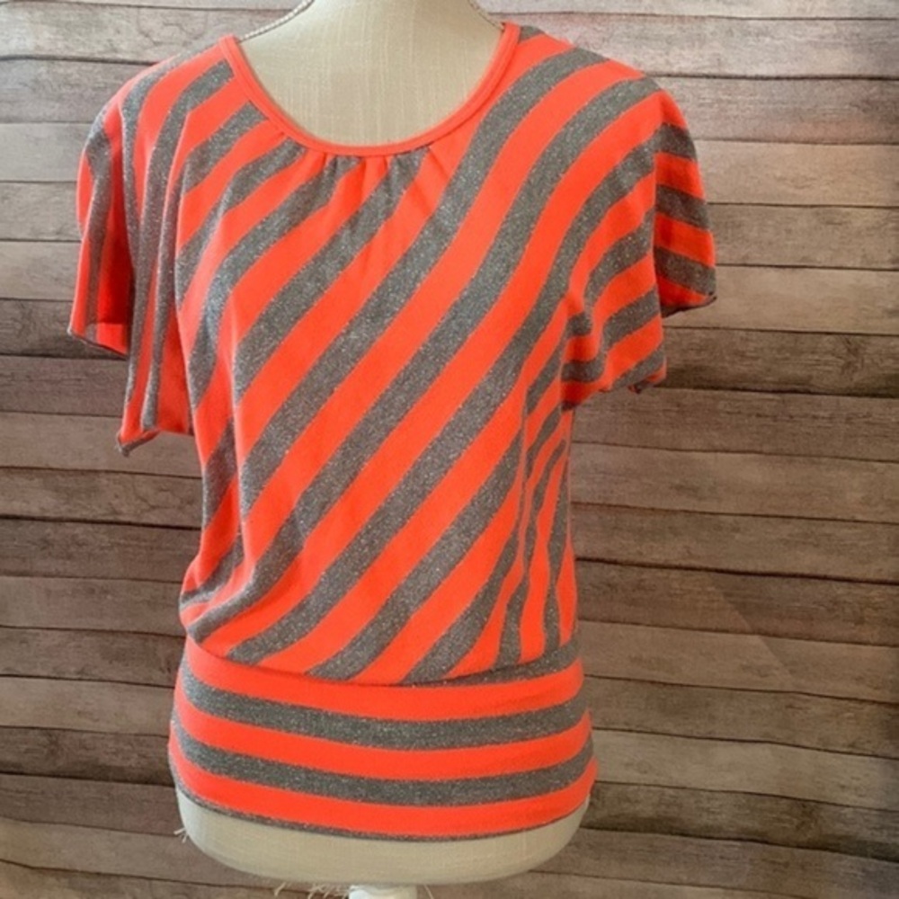 IZ Amy Byer Junior’s Shirt Size XL.